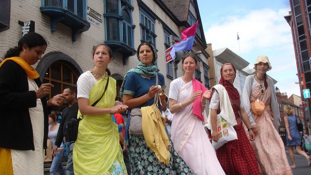 ISKCON Hare Krishna Women Chanting