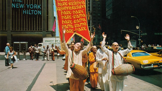 File:Russian Hare Krishnas singing on the street.jpg - Wikipedia